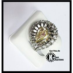 135-14258:PLATINUM DIAMOND RING