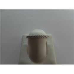 133-17502:18K WHITE GOLD DIAMOND BAND