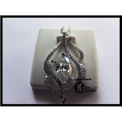 186-18307:14K WHITE GOLD DIAMOND PENDANT W/ CHAIN