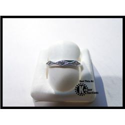 133-16586:18K WHITE GOLD DIAMOND BAND