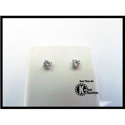 172-15168:18K WHITE GOLD DIAMOND STUD EARRINGS