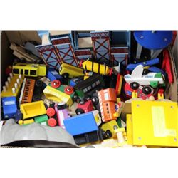 BOX W/ LARGE THOMAS THE TANK ENGINE TRAIN SET