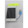 Image 1 : WHITE APPLE VIDEO iPOD TOUCH WITH FRONT & BACK CAM