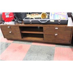 SHOWHOME TV ENTERTAINMENT STAND