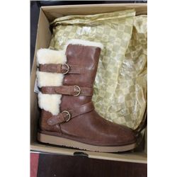 PAIR OF UGG BOOTS SIZE 8