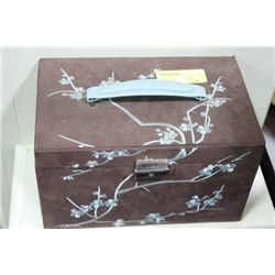 JEWELRY BOX W CONTENTS