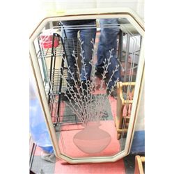 VINTAGE VASE MIRROR
