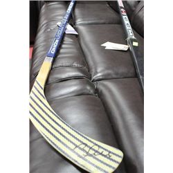BRETT HULL SIGNED STICK W/ COA