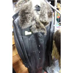 LADIES LONG FUR COLLARED LEATHER TRENCH SZ 46