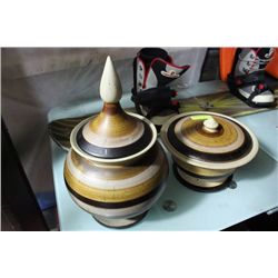 PAIR OF SHOWHOME LIDDED VASE AND BOWL
