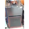 Image 1 : BLACK AND DECKER MINI FRIDGE