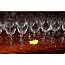15 CRYSTAL GLASS WINE GLASSES