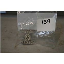 Nazi Spange to the Iron Cross [ It was given to soldiers who earned the Iron Cross Second Class duri