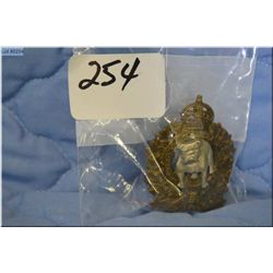 Canadian World War 11 Cap Badge -  to The Manitoba Mounted Rifles [ very hard to find in excellent c