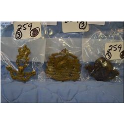 Lot of Three  Canadian Cap Badges : WWII to The 16 th / 22 Saskatchewn Horse [ in excellent conditon