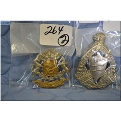 Lot of Two Canadian Cap Badges ; To the Calgary Regiment - To the Essex Scottish [ makers marked Rod