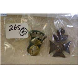 Lot of Two Canadian Cap Badges : To the Irish Fusilliers ( Vancouver Regiment ) - To King's Own Rifl
