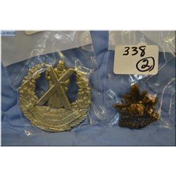 Lot of Two Canadian Cap Badges : WWII to the Oxford Rifles [ Traces of blakening existing ] - WWII t