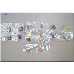 Lot of Four Groups : 4 Canadian Cap Badges to Officer Training Corps : Can Officers Training Corp, U