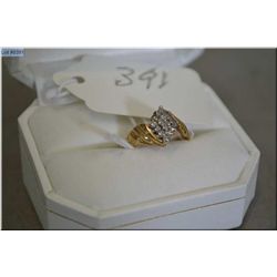 Ladies Gold Dinner Ring w/diamond cluster
