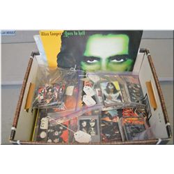 Tray Lot : 5 Pkgs Kiss Cards [ 1997 - 1998 approx 245 cards ] - Collectible Magazines : Kiss, Alice 