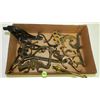 Image 1 : Box of primitive hardware / hooks,