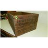 Image 1 : United Dairy primitive crate