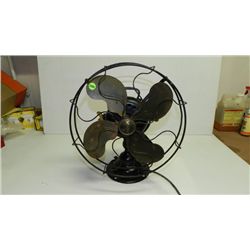 Antique desk top fan, by Emerson