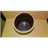 Image 2 : Primitive 4 gallon crock with swirl mark, SSR, minor