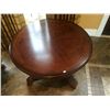Image 2 : Round Top Pedestal Table (32" diameter)