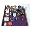 Image 1 : 23 ASSORTED DECORATIVE PINS