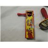 Image 2 : LOT 5 VINTAGE 1920S NOISE MAKERS