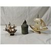 Image 1 : LOT 3 COLLECTIBLE SHIP FIGURES