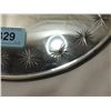 Image 2 : VINTAGE ROUND MIRROR WITH STAR ETCHING