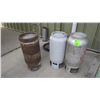 Image 1 : 3 empty propane tanks
