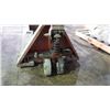 Image 2 : Pallet jack - doesn't lift