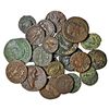 Image 1 : 2 denarios, 1 denario de vellón, 3 antoninianos, 4 ases, 13 AE-3 y 1 follis. Total 24 monedas. Calid
