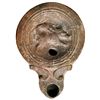 Image 1 : Lucerna. Decorada con lebrel cazando un jabalí. Siglos II-I a.C. Terracota. Longitud 10,2 cm.
