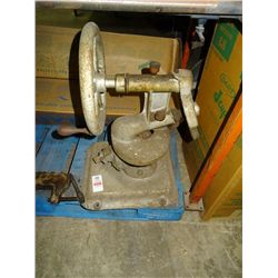 Hand Operated Metal Edging Machine