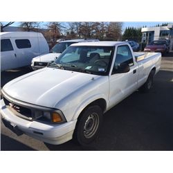 1997 GMC SONOMA SL VIN 1GTCS14X9VK519659