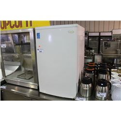 SALTON SINGLE DOOR BAR REFRIGERATOR