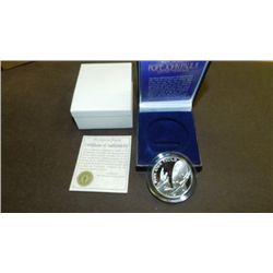 2001 Somali Republic $25 Pope John Paul II, 1 Toz .999