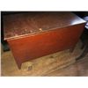 Image 1 : Red Early Blanket Chest