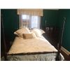 Image 2 : Mahogany Chippendale Bedroom Set