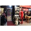 Image 1 : 2 CASINO PICTURES, 3 STATUES AND 2 DECORATIVE VASES