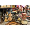 Image 3 : LARGE LOT OF MUSICAL INSTRUMENTS, TELEVISIONS & 70'S STYLE DECOR ITEMS