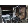 Image 2 : LARGE LOT OF PATIO AND OUTDOOR FURNITURE