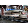 Image 1 : LARGE LOT OF SET BUILDING WOOD AND METAL