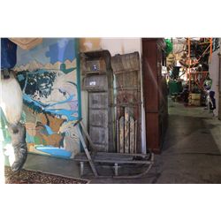 RUSTIC VINTAGE TOY SLEDS