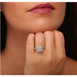 14KT White Gold 0.77ctw Diamond Ring